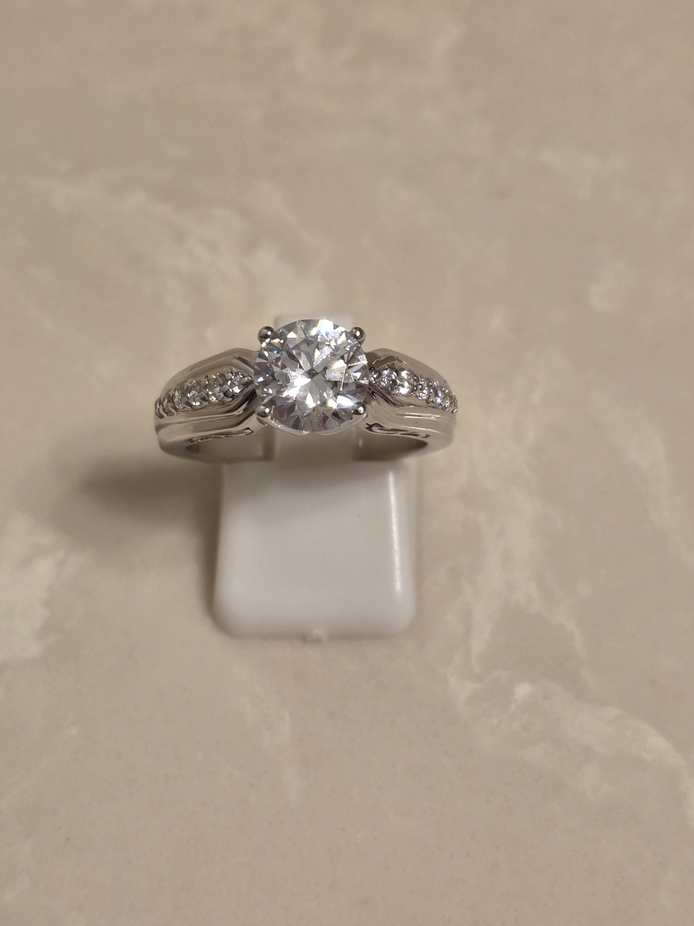 Classic Solitaire Round Cubic Zirconia Engagement Ring Size 8 - Picture 6 of 10